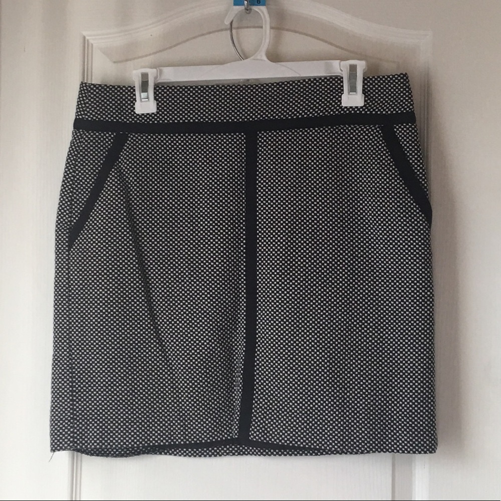 Black and white print skirt